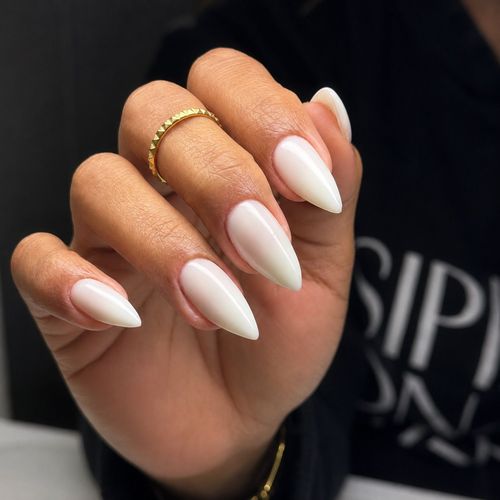 White almond set